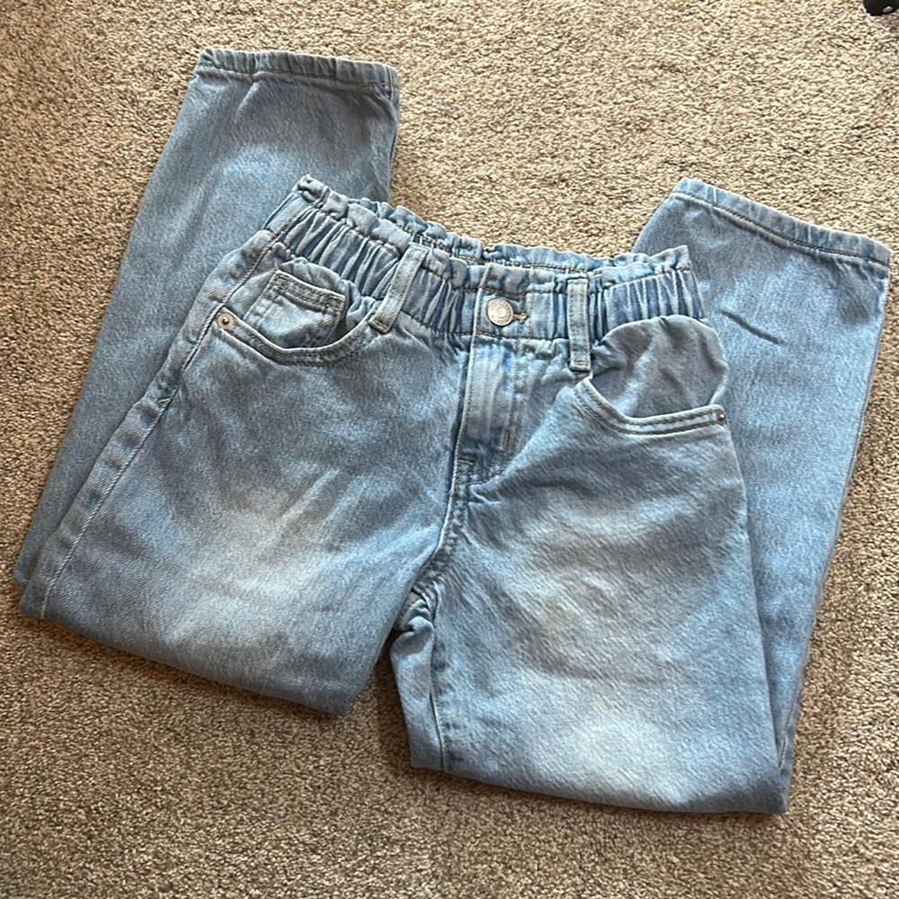 Girls jeans, kids size 7. Great condition.